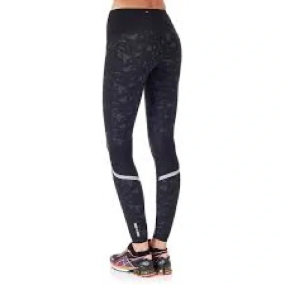 Sweaty Betty Zero Gravity Leggings Size M Black Gray Print Mesh Knee - Picture 9 of 10